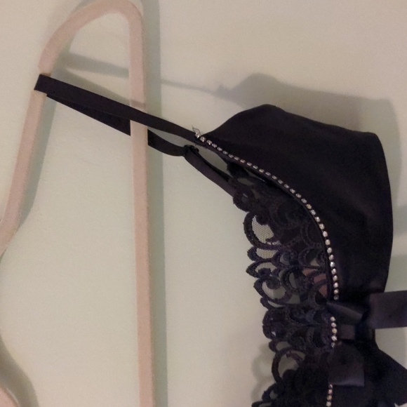 SOLD✅ Victoria's Secret, Black 34B Bra/L Garter - Picture 5 of 16